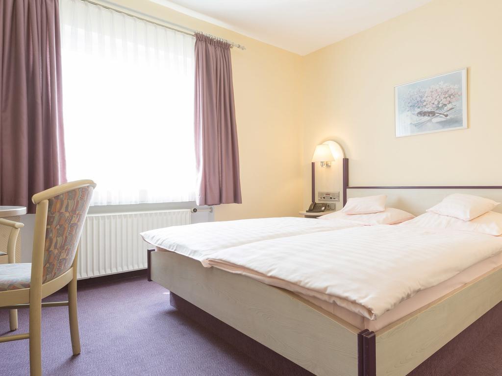 Stadt-Gut-Hotel Siegboot Siegen Exterior foto