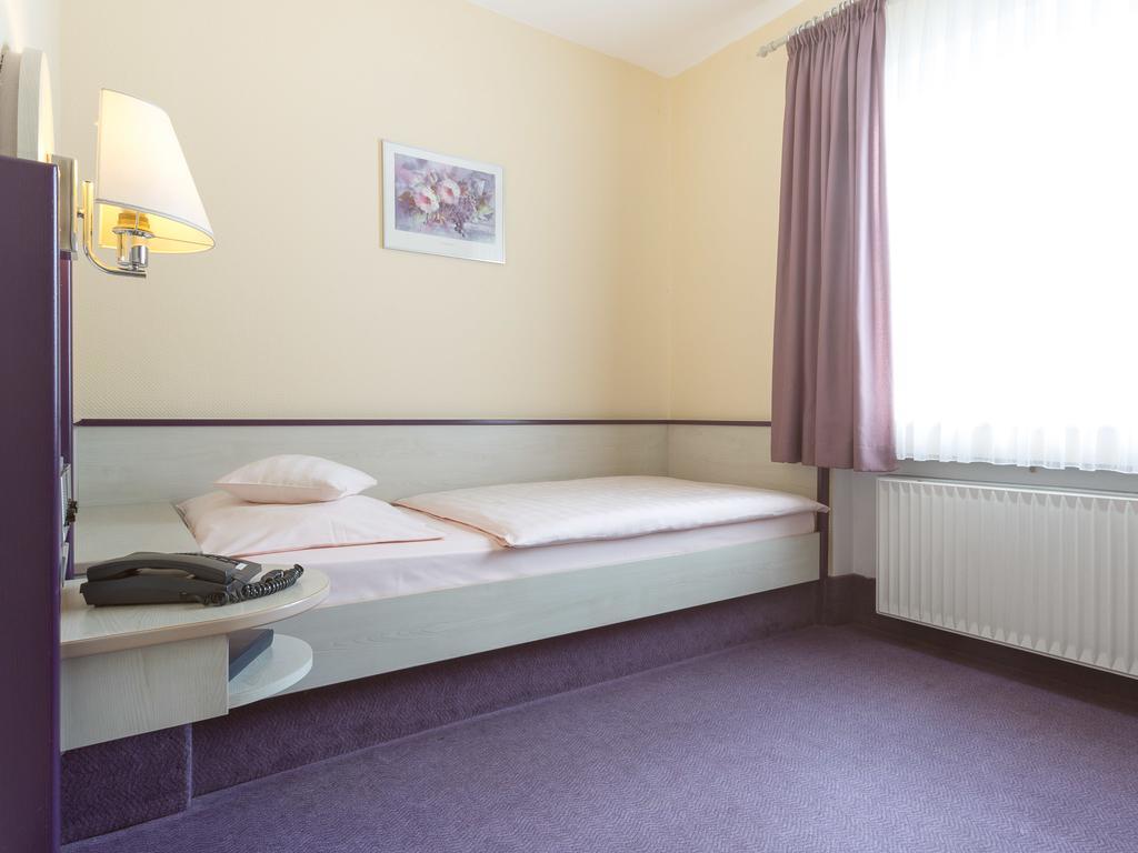 Stadt-Gut-Hotel Siegboot Siegen Exterior foto